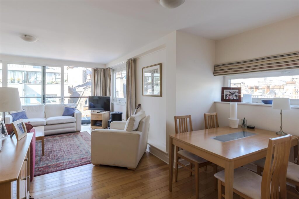 Wells Street, Fitzrovia, London, W1T 3PW