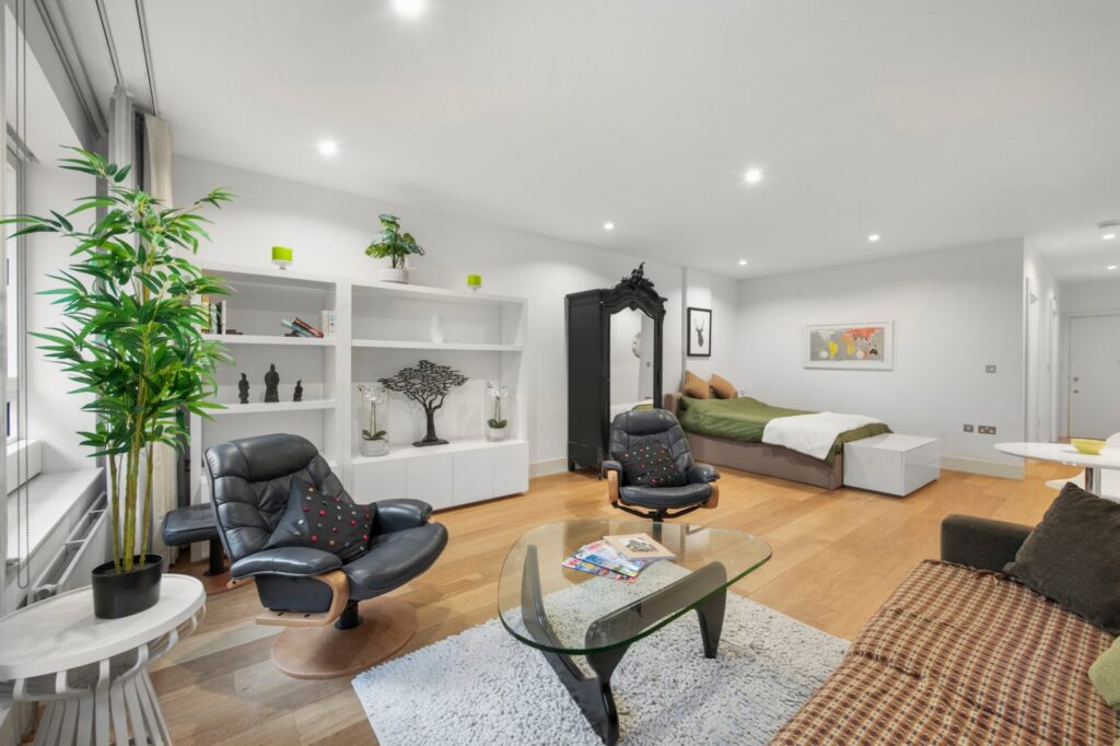 Clipstone Street, Fitzrovia, London, W1W 6BF